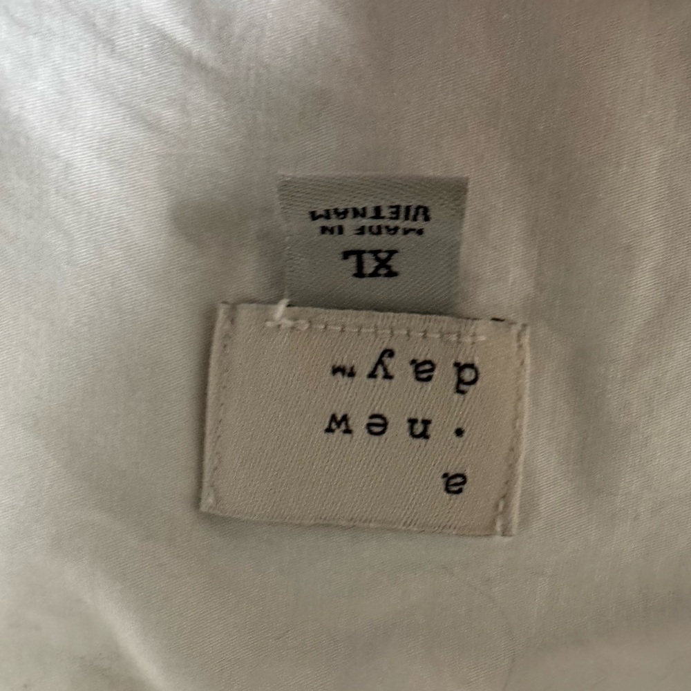 A New Day White Cotton Button Down Shirt Chic Classy Preppy Academia - Picture 4 of 4